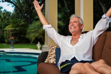 Yakışıklı orta yaş erkek