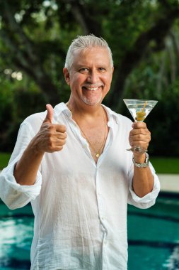 Yakışıklı orta yaş erkek