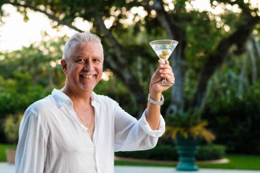 Yakışıklı orta yaş erkek