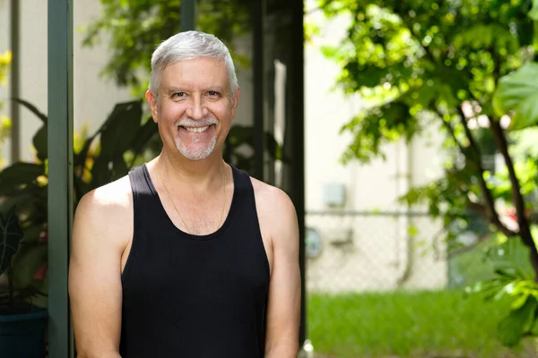 Knappe Man Van Middelbare Leeftijd Outdoor Portret — Stockfoto