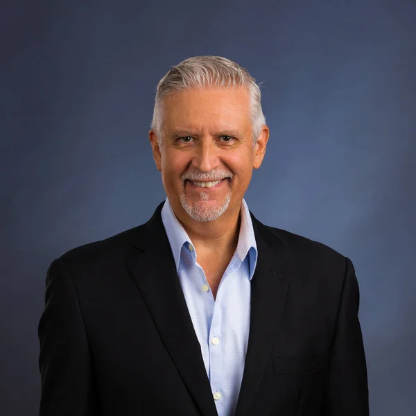 Guapo Hombre Mediana Edad Retrato Estudio Con Fondo Gris Azul —  Fotos de Stock