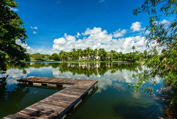 Lakefront Community Luxury Estate Homes Miami — Stock Photo, Image