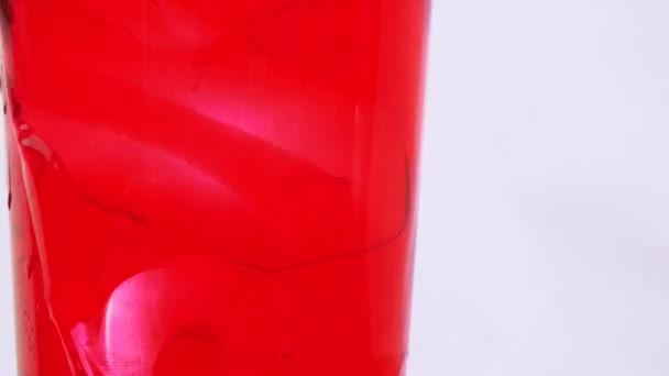 Червоний Безалкогольний Напій Бульбашка Склянці — стокове відео