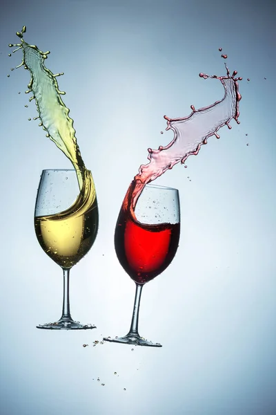 Szklanka Wina Wino Rozpylane — Zdjęcie stockowe