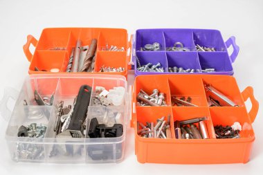 vidaları ile plastik kasa