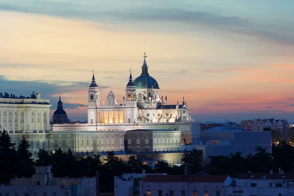 Madrid Landmark Nachts Landschap Van Santa Maria Real Almudena Kathedraal — Stockfoto