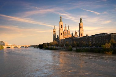 Katedral Basilica of Our Lady sütun, Zaragoza başkenti Aragon, İspanya.