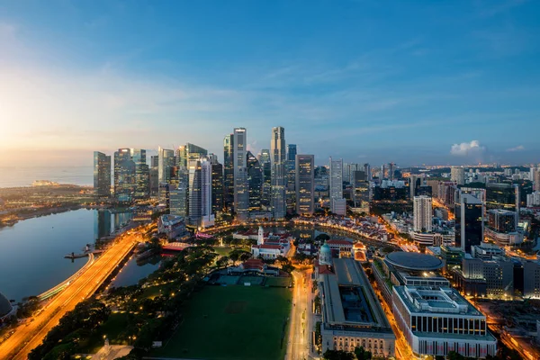 Vista Aérea Del Distrito Negocios Ciudad Singapur Crepúsculo Singapur Asia —  Fotos de Stock