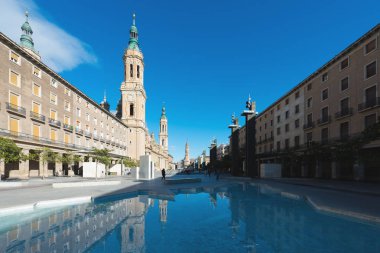 Katedral Basilica of Our Lady sütun, Zaragoza başkenti Aragon, İspanya.