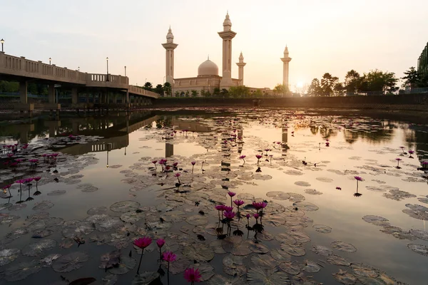 Morgonhimlen Sunrise Masjid Bukit Jelutong Shah Alam Nära Kuala Lumpur — Stockfoto