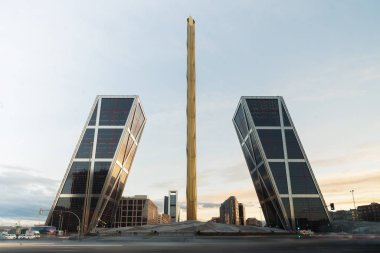 Castilla Meydanı (Plaza Castilla) olduğunu tanımlayan yeni ekonomik merkezi Madrid, İspanya. Madrid şehrin turistik konumlar biridir