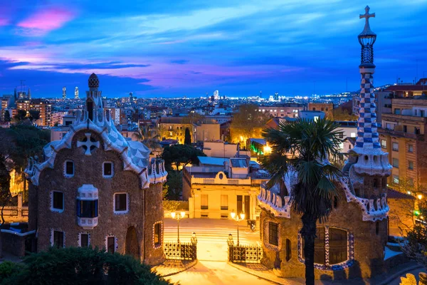 Park Güell Barcelona Spanyolország Éjjel Barcelona Városára — Stock Fotó