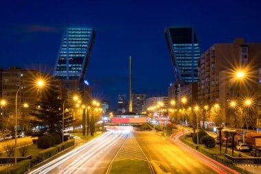 Castilla Meydanı (Plaza Castilla) olduğunu tanımlayan yeni ekonomik merkezi Madrid, İspanya. Madrid şehrin turistik konumlar biridir