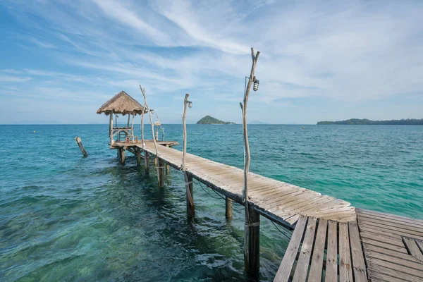 Houten Pier Met Hut Phuket Thailand Zomer Vakantie Vakantie Reisinformatie — Stockfoto