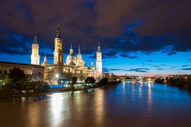 Katedral Basilica of Our Lady sütun, Zaragoza başkenti Aragon, İspanya.