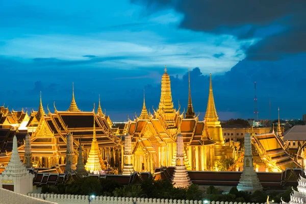 Wat Phra Keaw Slavný Orientační Bod Pro Turistiku Thajsku Noci — Stock fotografie