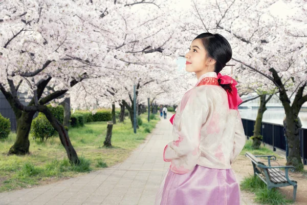 Aziatische Koreaanse Vrouw Het Dragen Van Traditionele Koreaanse Hanbok Zoek — Stockfoto