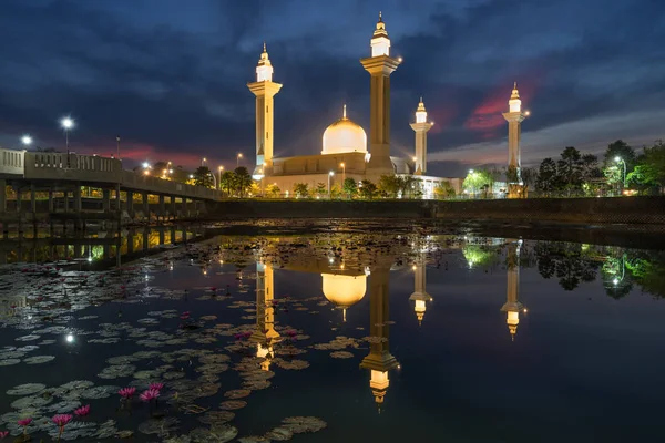 Morgonhimlen Sunrise Masjid Bukit Jelutong Shah Alam Nära Kuala Lumpur — Stockfoto