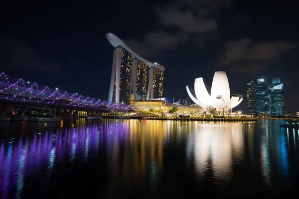 Cingapura Skyline Distrito Negócios Com Ponte Helix Noite Marina Bay — Fotografia de Stock