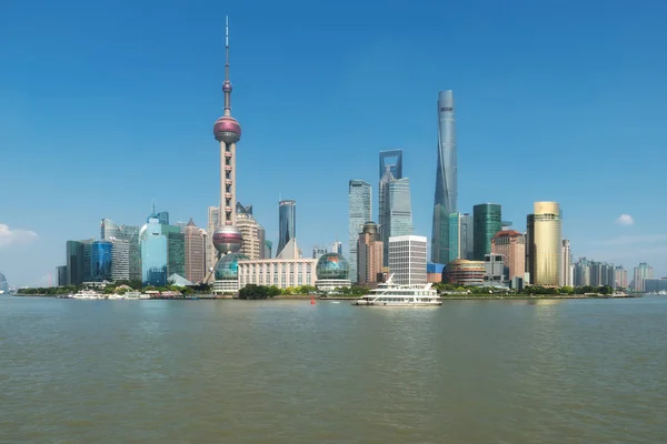 Xangai Lujiazui Finanças Negócios Zona Comercial Distrito Skyline Com Navio — Fotografia de Stock