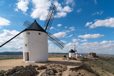 Madrid seyahat hedef. Don Kişot yel manzara. Madrid, İspanya yakınlarındaki Cosuegra alanda inşa tarihi.