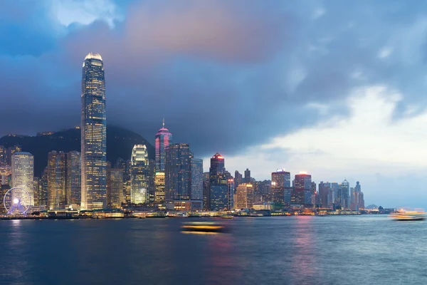 Nachtaufnahme des Viktoria-Hafens in Hongkong. Asien. — Stockfoto