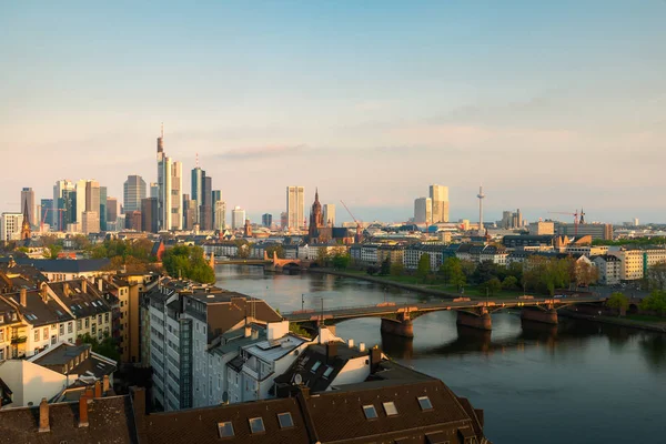 Cityscape image of Frankfurt am Main skyline during beautiful mo — Stock Photo, Image