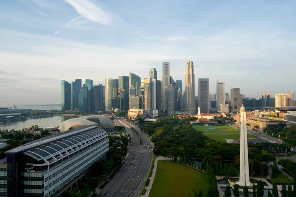 Panorama di Singapore skyline quartiere degli affari e Singapore sk — Foto Stock