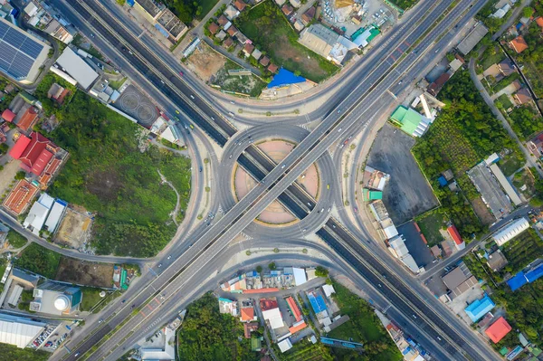 Pemandangan udara dari persimpangan jalan raya Pemandangan atas kota Urban, Bangkok — Stok Foto