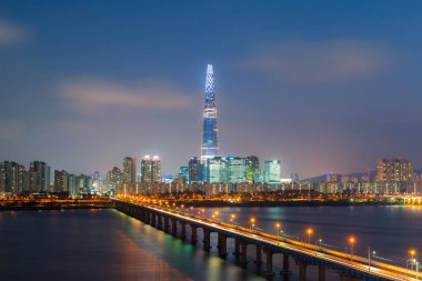 Seul şehir ile Han nehri alacakaranlık günbatımı ,Güney Kore.