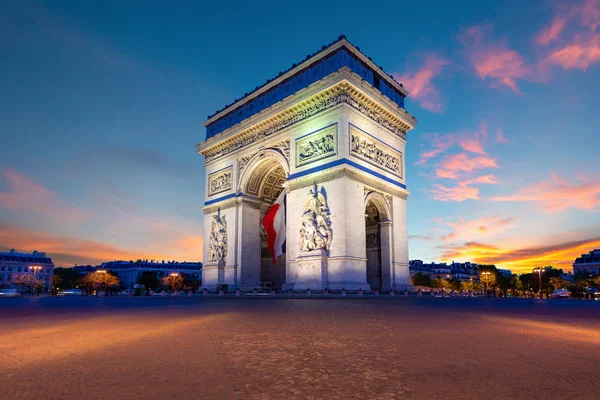 Arc de Triomphe de Paris at night in Paris, France. — Stock Photo, Image