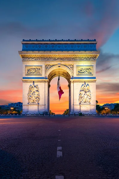 Arco del Triunfo de París de noche en París, Francia . — Foto de Stock
