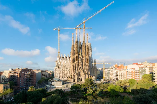 Légi kilátás a Sagrada Familia, egy nagy római katolikus — Stock Fotó