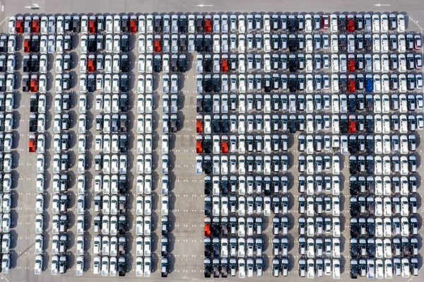 Pohled na antény nové vozy v přístavu pro import exportu — Stock fotografie
