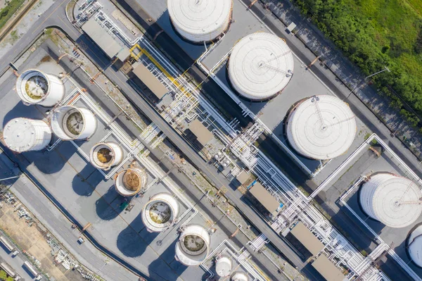 Veduta aerea del serbatoio dell'industria chimica e autocisterna I — Foto Stock