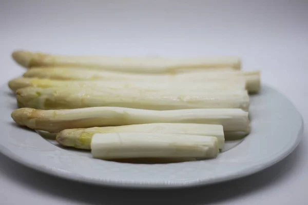 Nyskalad Naturlig Vit Sparris — Stockfoto