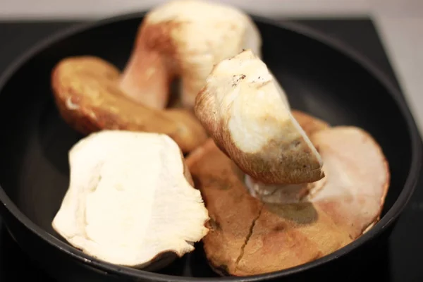 Funghi Molto Grandi Una Padella Friggere — Foto Stock