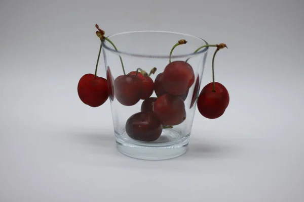 Red Cherries Glass Bowl — Stock Photo, Image