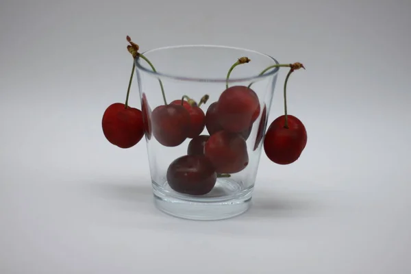 Red Cherries Glass Bowl — Stock Photo, Image