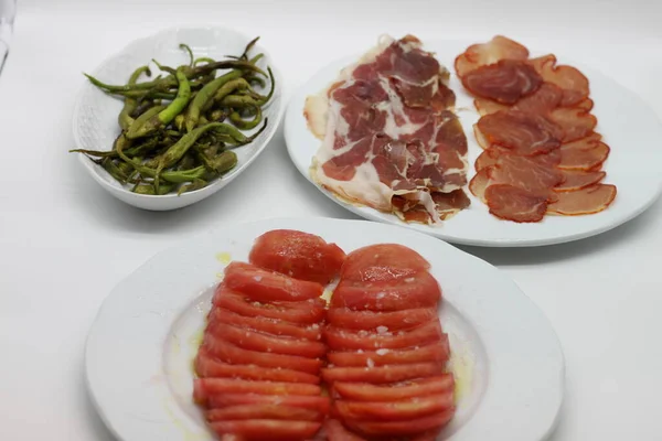 Gebakken Pepers Biologische Tomaat Met Olijfolie Ham Iberische Lendenen — Stockfoto