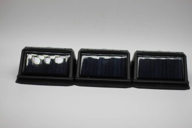 Hareket sensörü ve ışık sensörlü güneş ışıkları