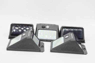 Hareket sensörü ve ışık sensörlü güneş ışıkları