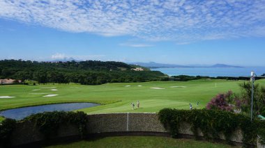 Güzel göl manzarası