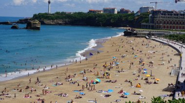 Şehirdeki en güzel kumsal. 