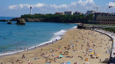 Akdeniz kıyıları.