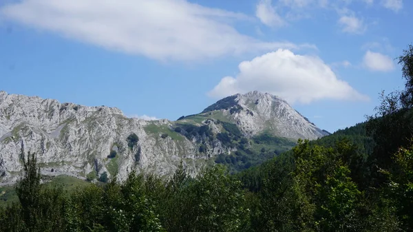 Krajobraz Góry Amboto Sanktuarium Urkiola — Zdjęcie stockowe