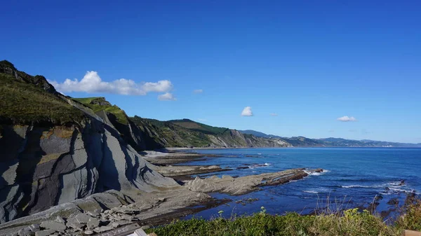 Guipuzcoa 'daki Zumaia sahilindeki Flysch manzarası, Pais Vasco