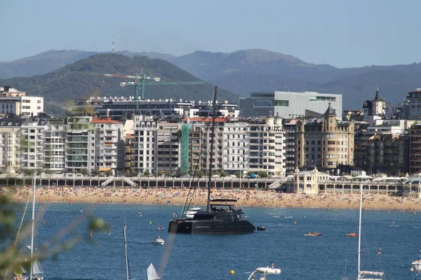 Donostia San Sebastian Pais Vasco Agosto 2020 Catamarã Preto Luxo — Fotografia de Stock