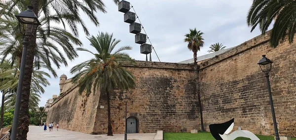 Palma de Mallorca, Balearic Adaları, İspanya, 11 Ağustos 2020: Bir yaz öğleden sonra Palma de Mallorca manzarası