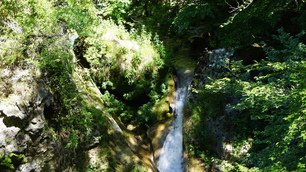 Kleiner Wasserfall Der Quelle Der Urederra Naturpark Urbasa Navarra — Stockfoto